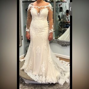 Brand new wedding dress
